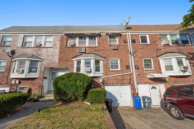 Building Photo - 26 Briarwood Rd