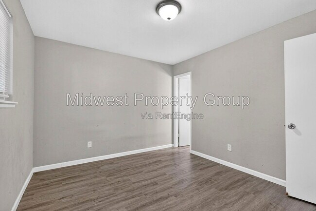 Building Photo - 690 Central Pkwy