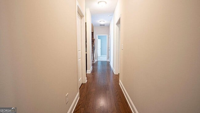 Building Photo - 3731 Ivy Lawn Dr NE