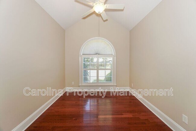 Building Photo - 181 Streamside Pl