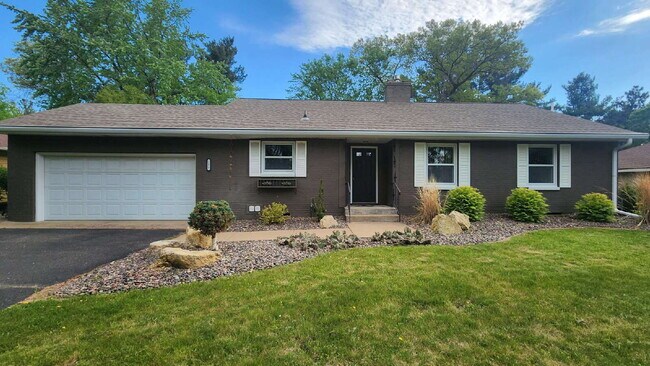 Building Photo - Spacious 4-Bedroom Home with Bonus Room, 3-Season Porch & Private Backyard