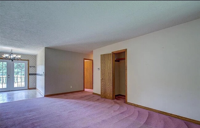 Building Photo - 610 N 6th Ave