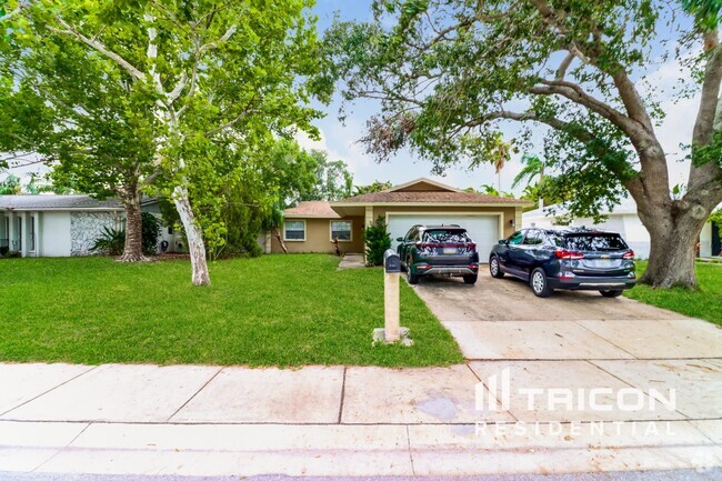 Building Photo - 1708 Hibiscus Cir N