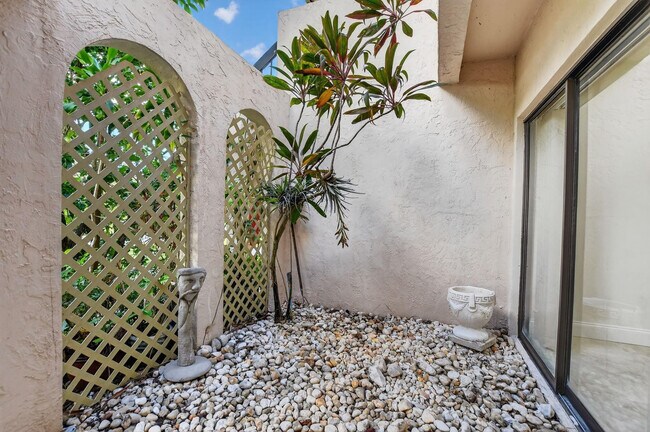 Building Photo - 21476 Juego Cir