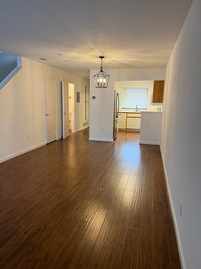 Building Photo - 2598 Oak Rd