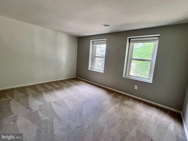 Building Photo - 9101 Streamview Ln