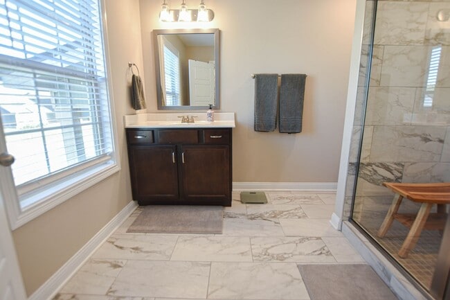 Building Photo - Pet Friendly Four Bedroom with Basement!