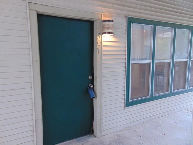 Building Photo - 3115 Tom Green St