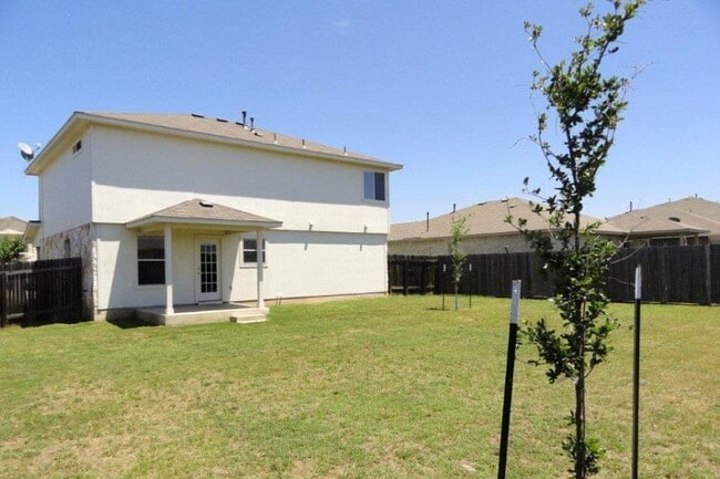Building Photo - 909 Remington Dr