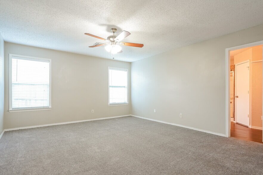 Building Photo - 6419 Twin Spruce Ct