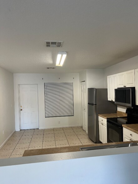 Building Photo - 1311 Emerald Terrace