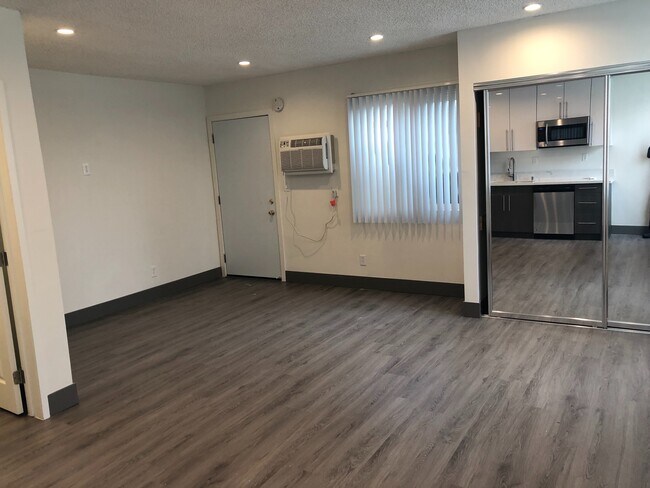 Building Photo - 12117 Pacific Ave