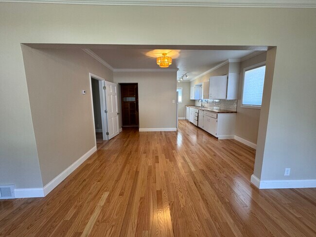 Dinning Room - 313 Chestnut St