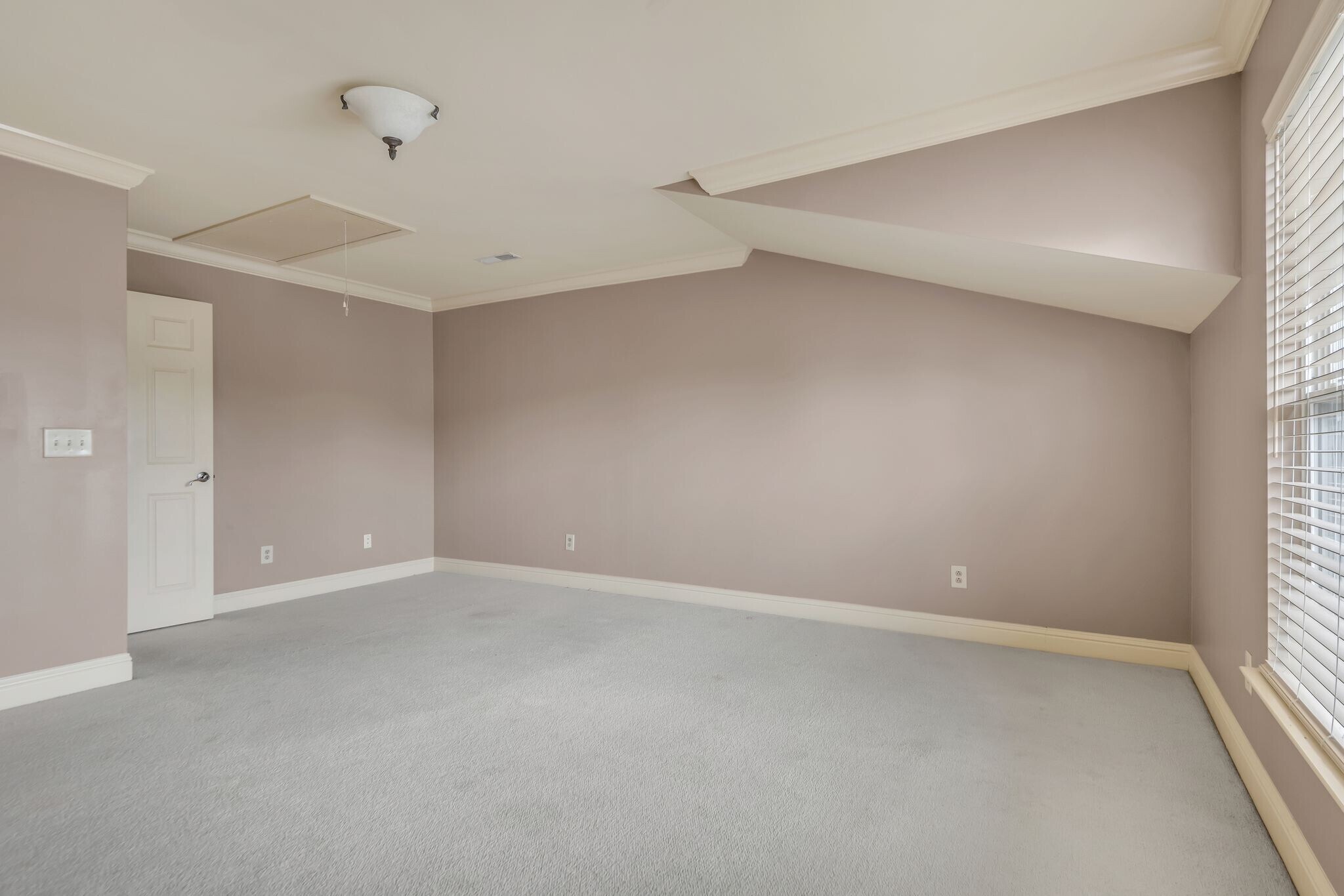 Building Photo - 4316 Summercrest Blvd