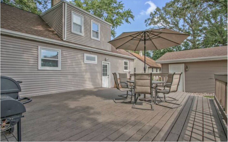 Building Photo - 1071 Kenwood St