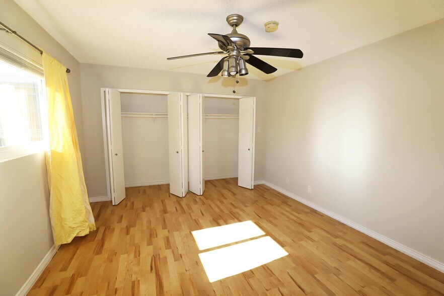 Building Photo - 1025 S Sherbourne Dr