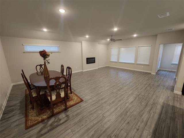 Building Photo - 621 Maple Leaf Way