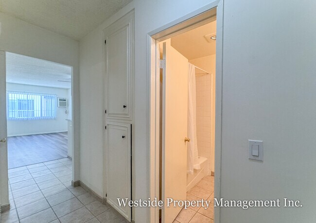 Building Photo - 11360 Iowa Ave