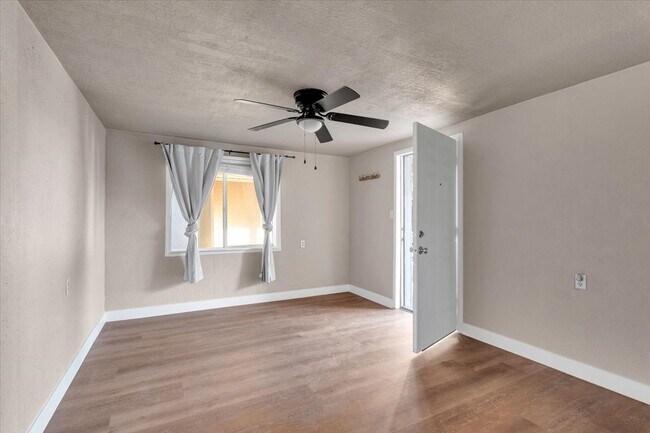 Building Photo - 2008 Franklin Ave