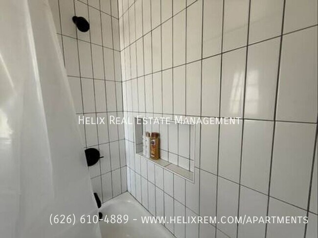 Building Photo - 1313 Huntington Dr