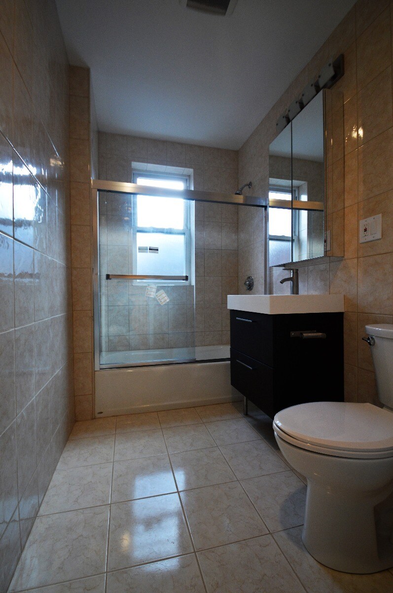 Building Photo - 74 Browne St