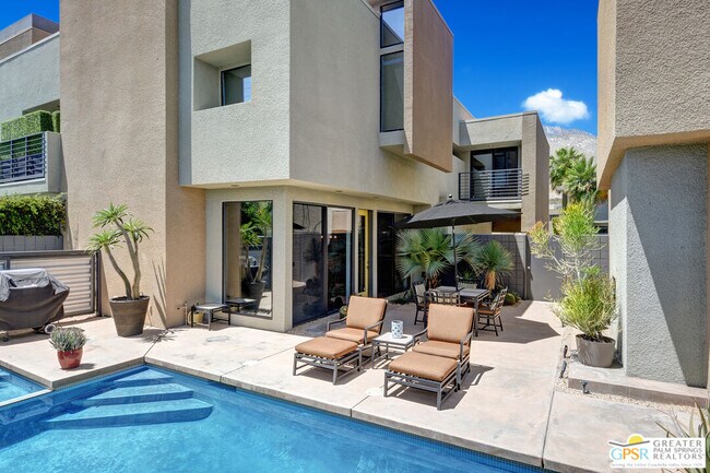 Building Photo - 1536 E Baristo Rd