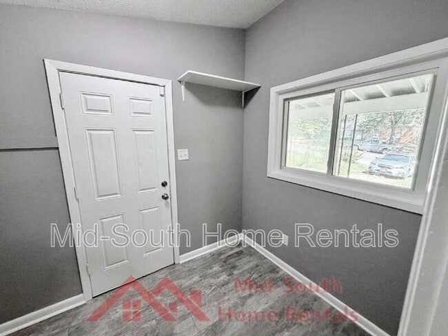 Building Photo - 1775 Colonial Hills Dr