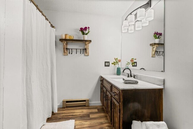 Building Photo - 56 Durham Rd