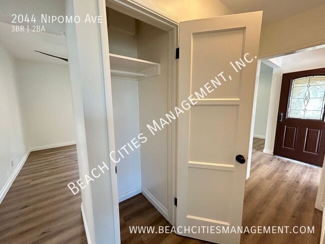 Building Photo - 2044 Nipomo Ave