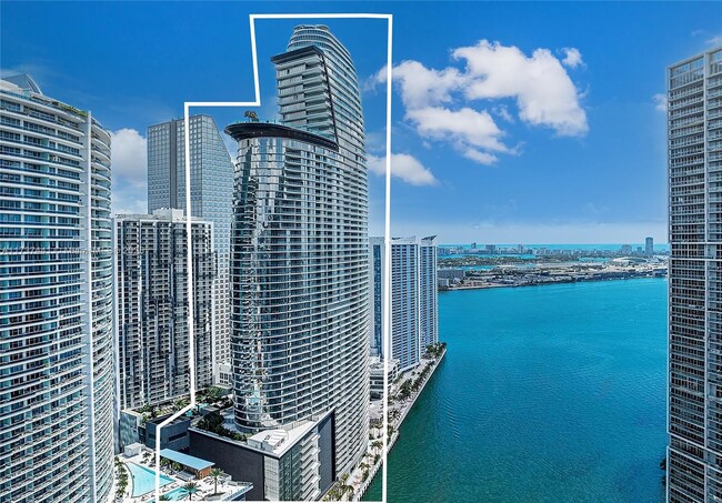 Building Photo - 300 Biscayne Blvd Way