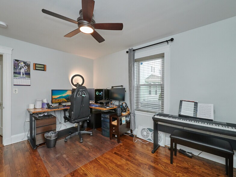 Building Photo - 543 Hyde Park Ave