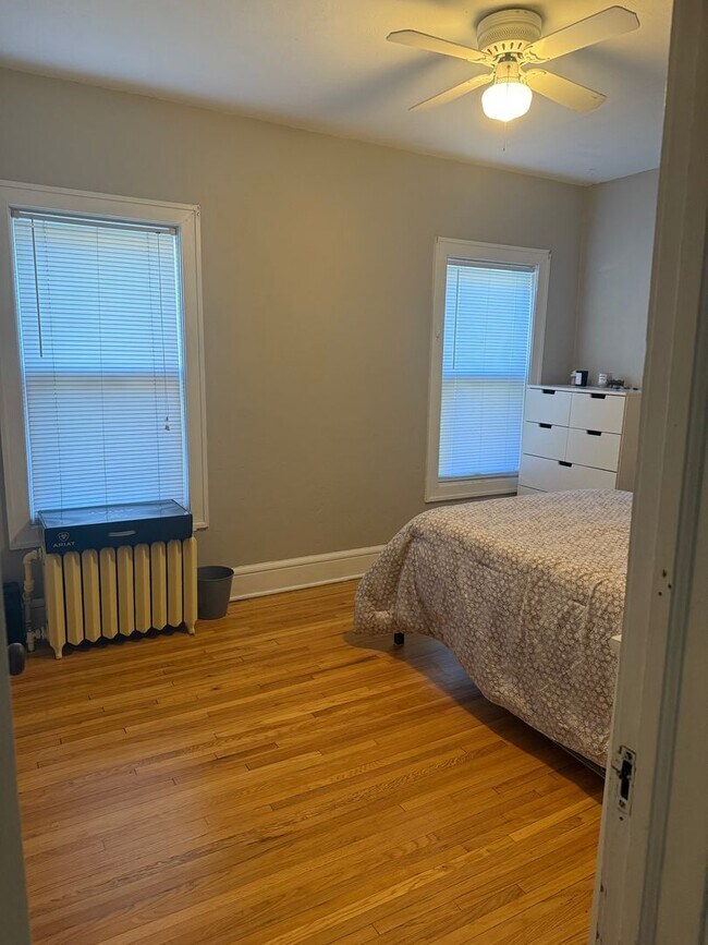 Building Photo - 1067 St Clair Ave