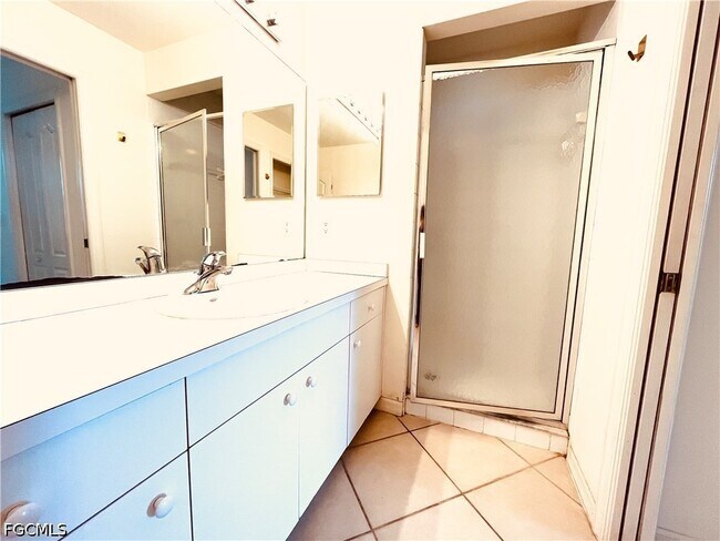 Building Photo - 8450 Kingbird Loop