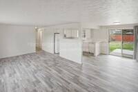 Building Photo - 9715 N Stevens St