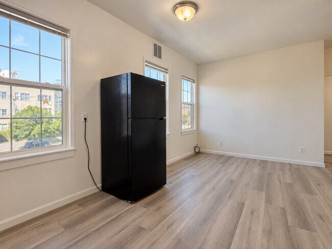 Building Photo - 1408 21st Ave