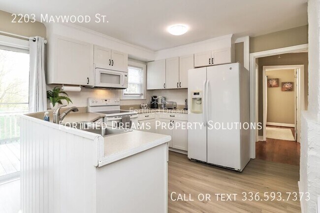 Building Photo - 2203 Maywood St