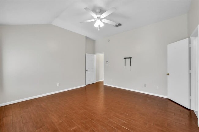 Building Photo - 10914 Waterview Cir