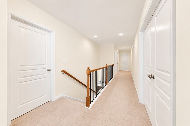 Building Photo - 7245 Rocking Horse Ln