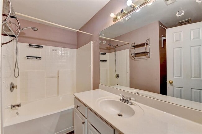Building Photo - 3426 Town Square Dr NW