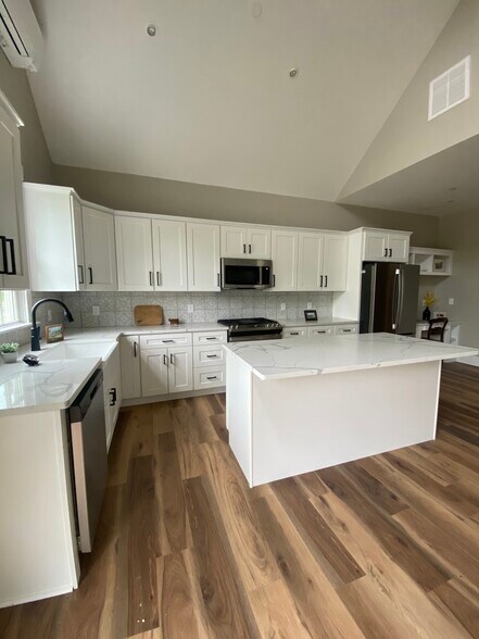Building Photo - 40 Tainter Hill Rd