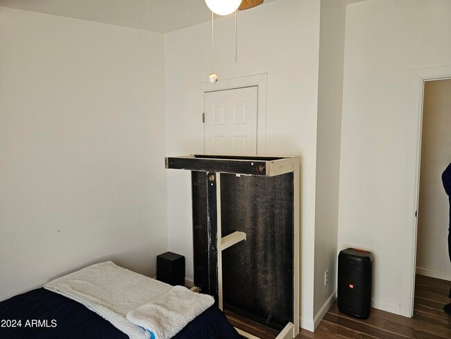 Building Photo - 1042 W Ocotilla St