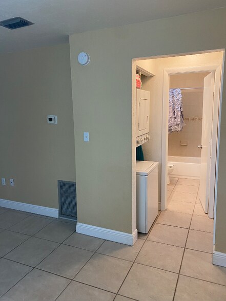 Building Photo - 8071 Country Rd