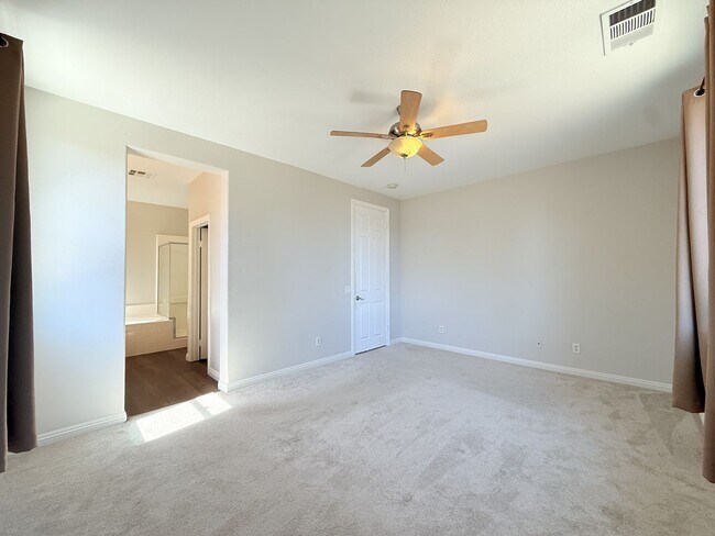 Building Photo - 80435 Atherstone Dr