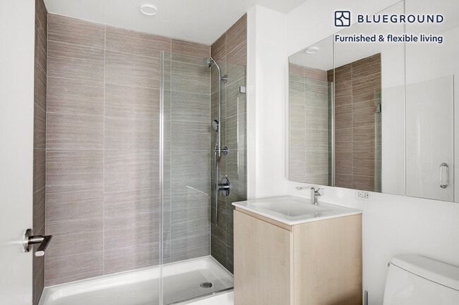 Building Photo - 27-19 44th Dr