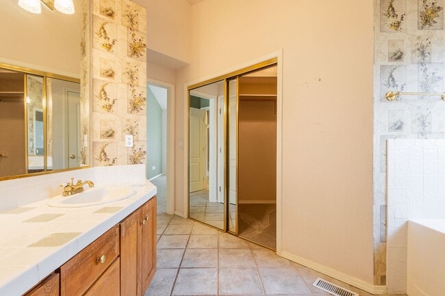 Building Photo - Beautiful home in the heart of Eagle