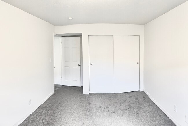 Building Photo - 1526 W 1650 N