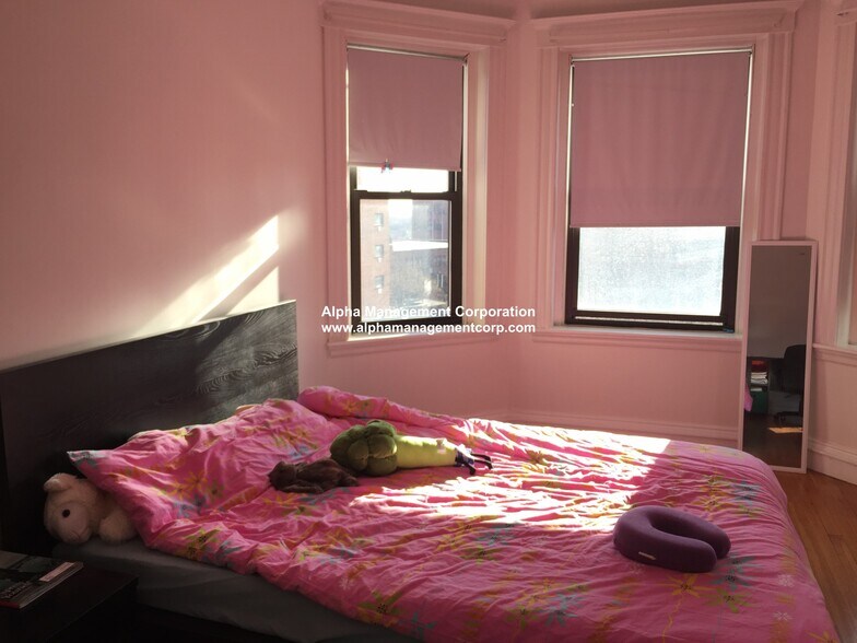 Building Photo - 17-19 Washington St. Unit 501