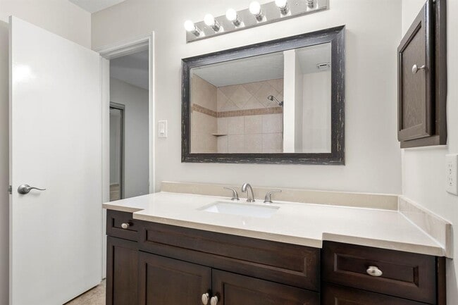 Building Photo - 1709 Whitney Way