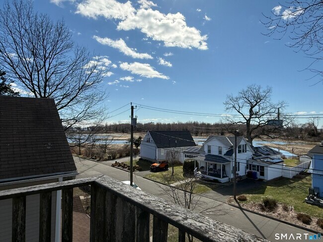 Building Photo - 3 Yost St