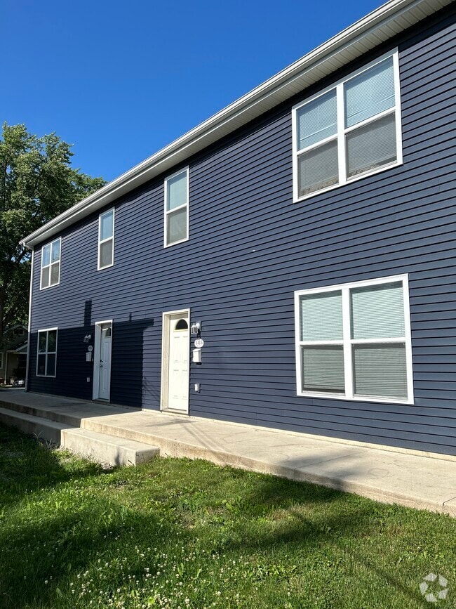 Building Photo - 2224 Rehm Dr